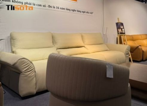 Kiểm tra độ căng bọc và đường may của sofa da thật